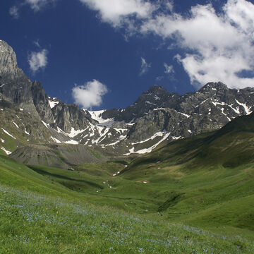 Trekking through Northeastern Caucas