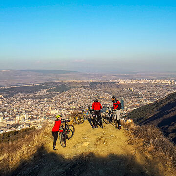 Okolí Tbilisi - e-bike výlet k Želvímu jezeru a na Svatou horu